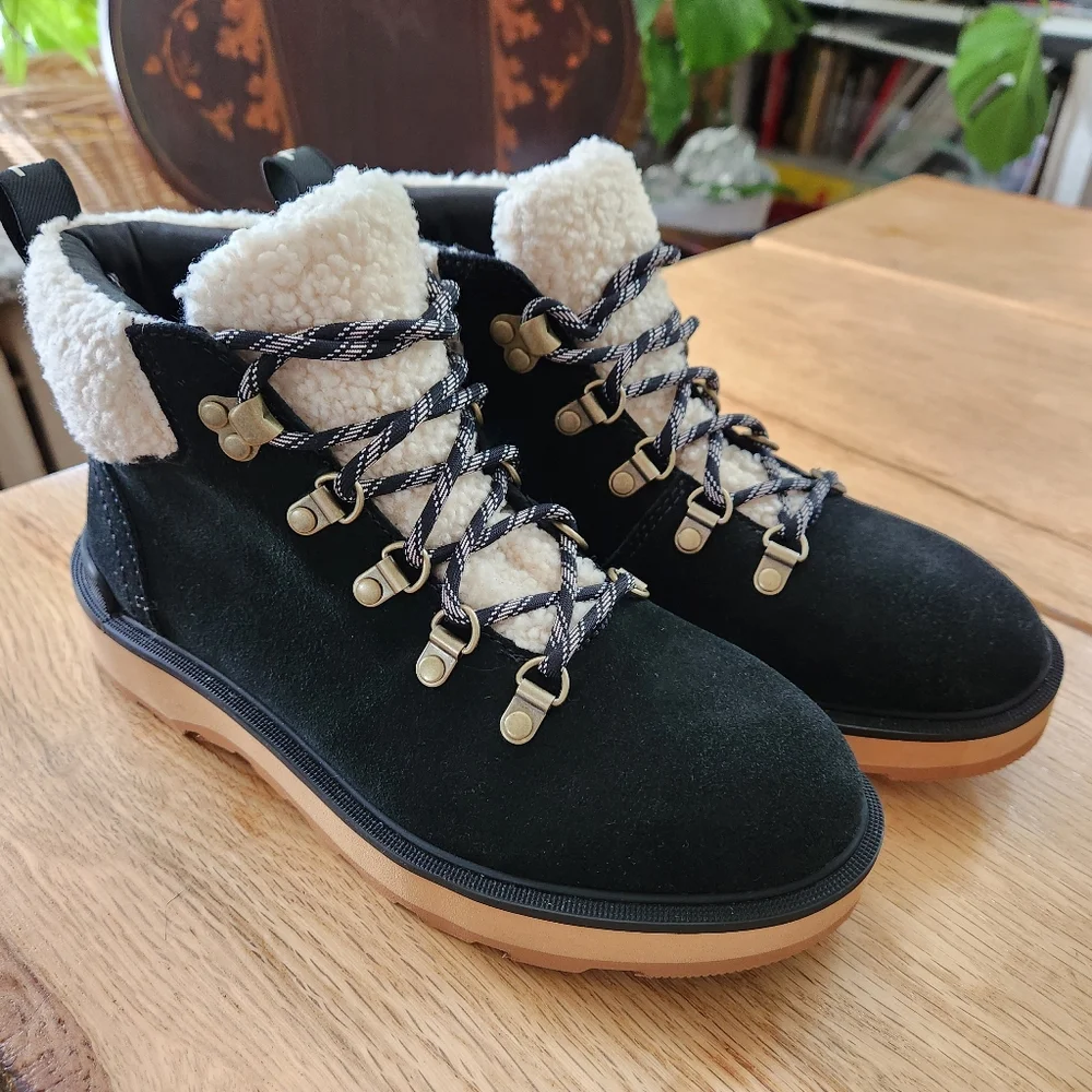 Sorel Womens Hi-Line Hiker Cozy Boot Size 7.5 Black Faux‎ Shearling